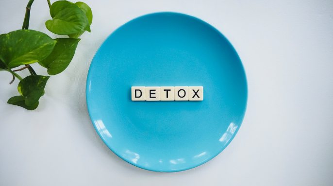 detox-text-on-round-blue-plate-2377166